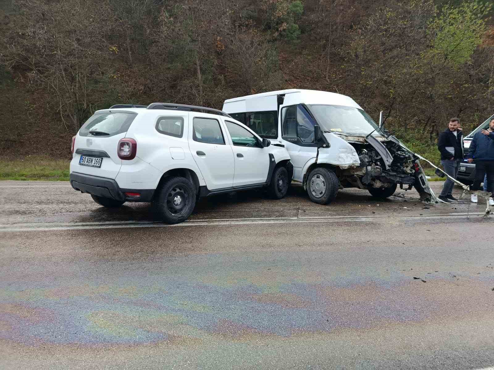 tokatta zincirleme kaza 9 yarali VH7hCIr1