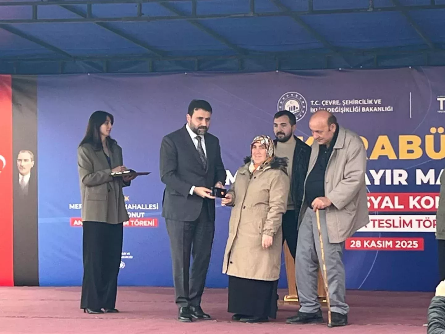 Kartaltepe TOKİ'de İlk Anahtarlar Teslim Edildi 2 toki1 1