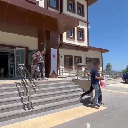 tosyada 2 saniga uyusturucu ticaretinden 15ser yil hapis ve para cezasi gzhGpuKi