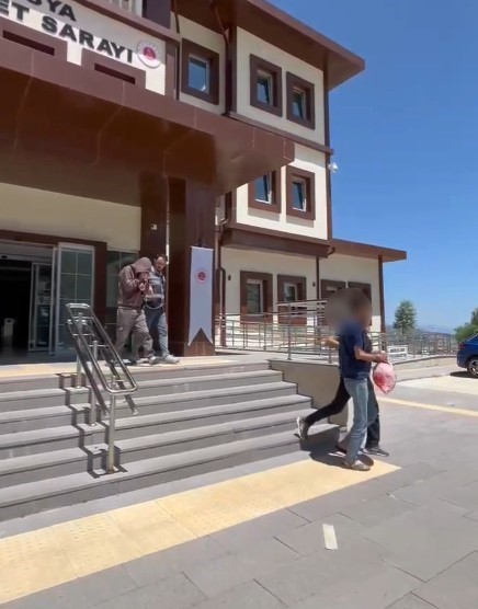 tosyada 2 saniga uyusturucu ticaretinden 15ser yil hapis ve para cezasi gzhGpuKi