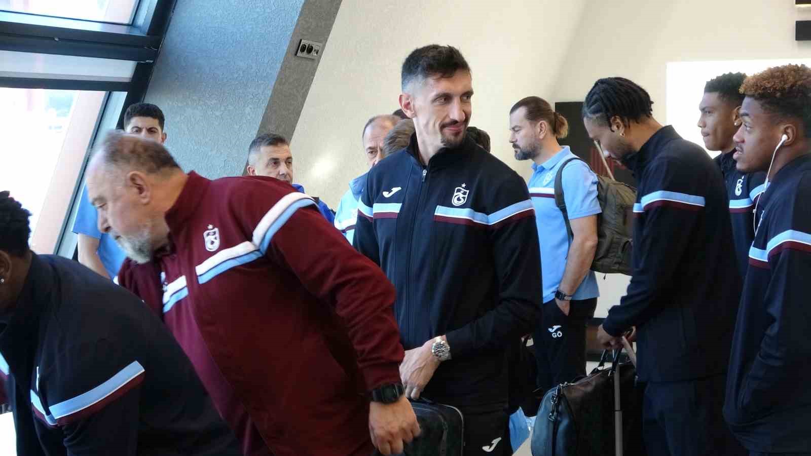 trabzonspor galatasaray maci icin istanbula gitti AuX8dqfs