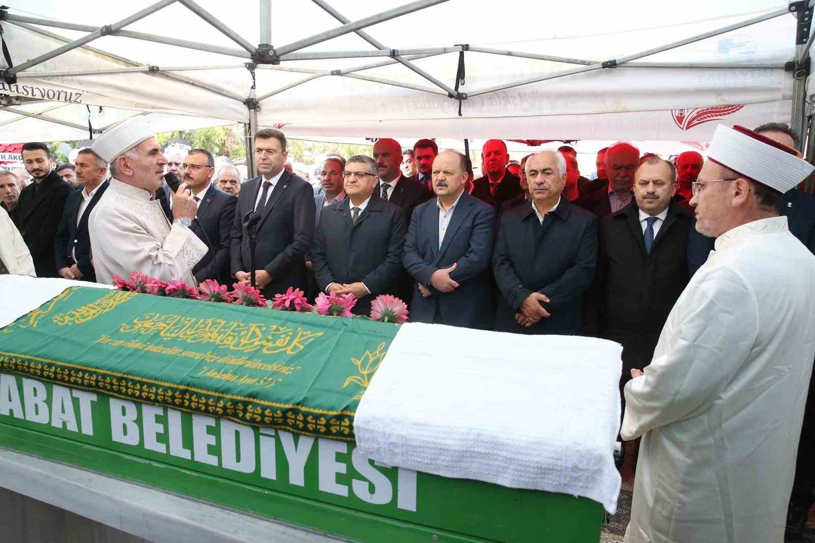 vali meftun dallinin annesi topraga verildi