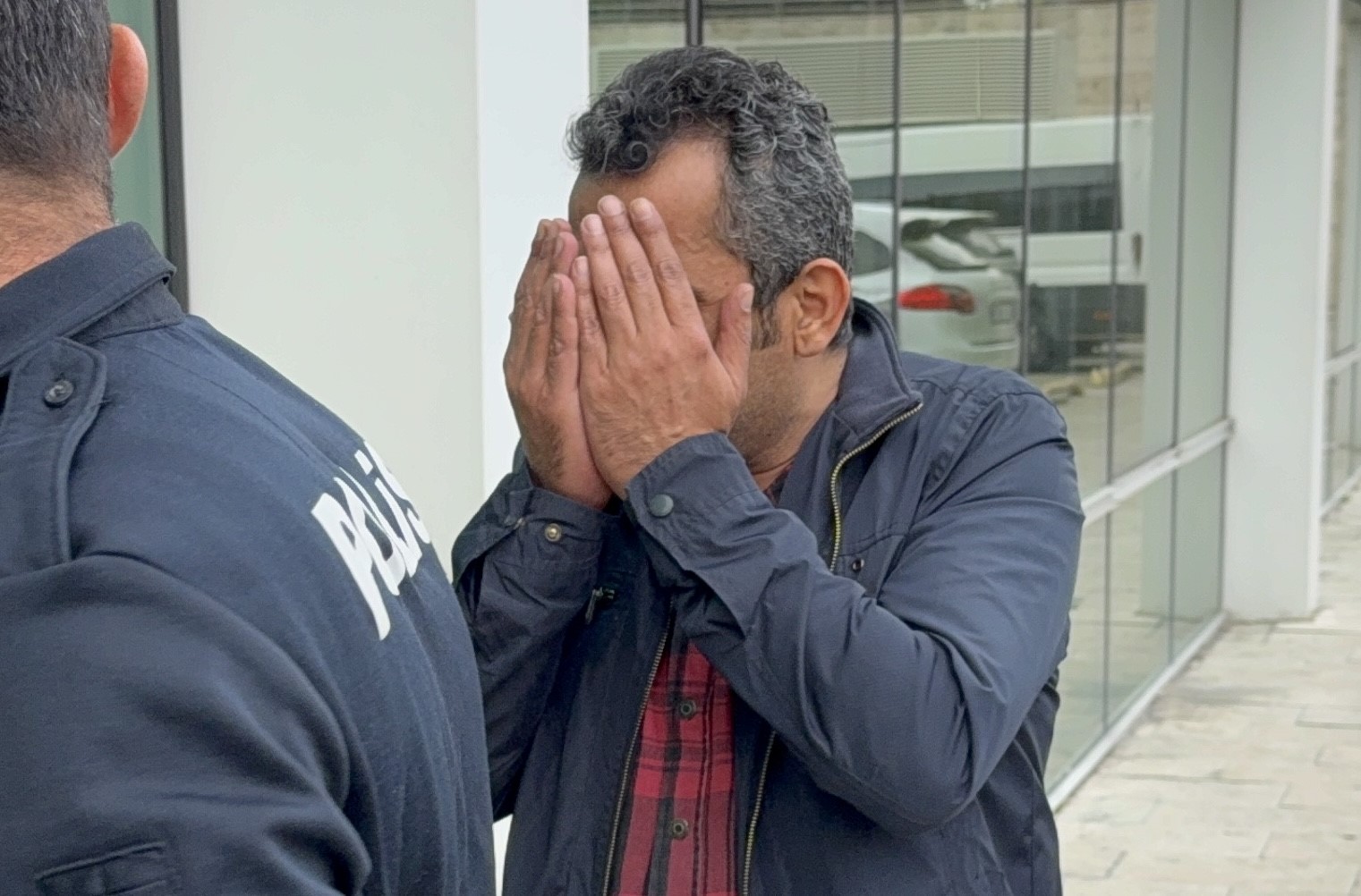yabanci uyruklu kadini turk vatandasi yapma vaadiyle 50 bin tl dolandirdi PjVVWXNW