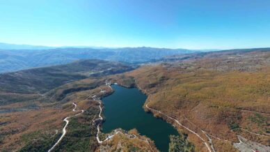 zinav golu sonbahar renkleriyle mest ediyor yiLIhxb3