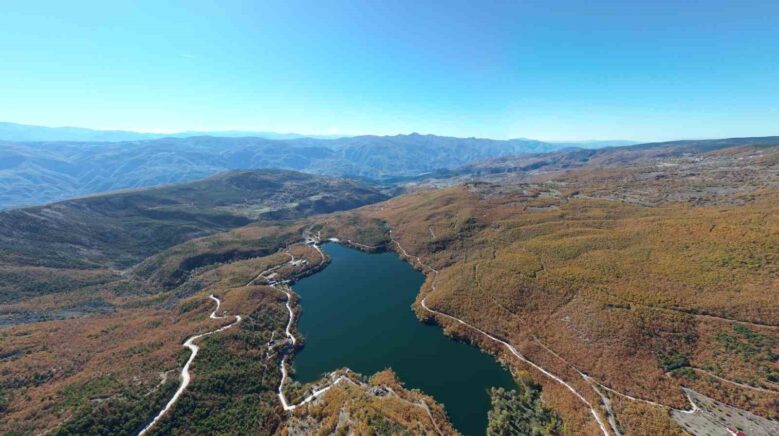 zinav golu sonbahar renkleriyle mest ediyor yiLIhxb3