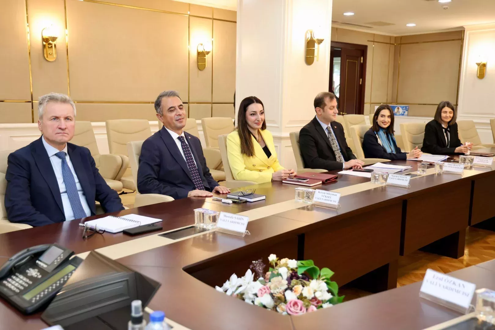 Karabük’te Vali Yardımcıları ve Kaymakamlar Toplantısı Gerçekleştirildi 2 G7VBbfhXAAErwz1