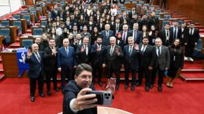 adalet bakani tunc hukuk fakultesi ogrencileri ile bulustu ak86XnfC