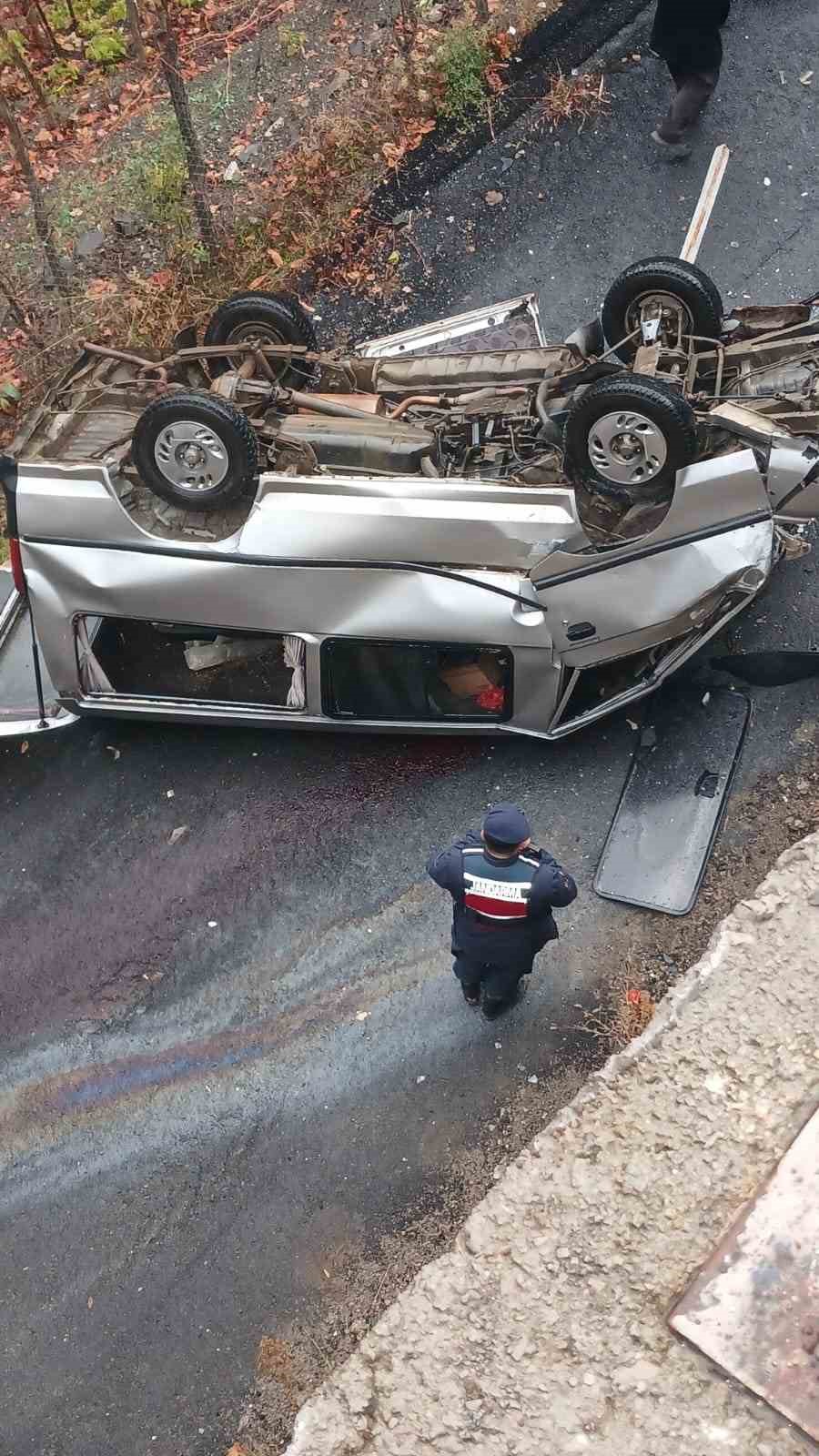 artvinde trafik kazasi 3 olu rNfdnbZD