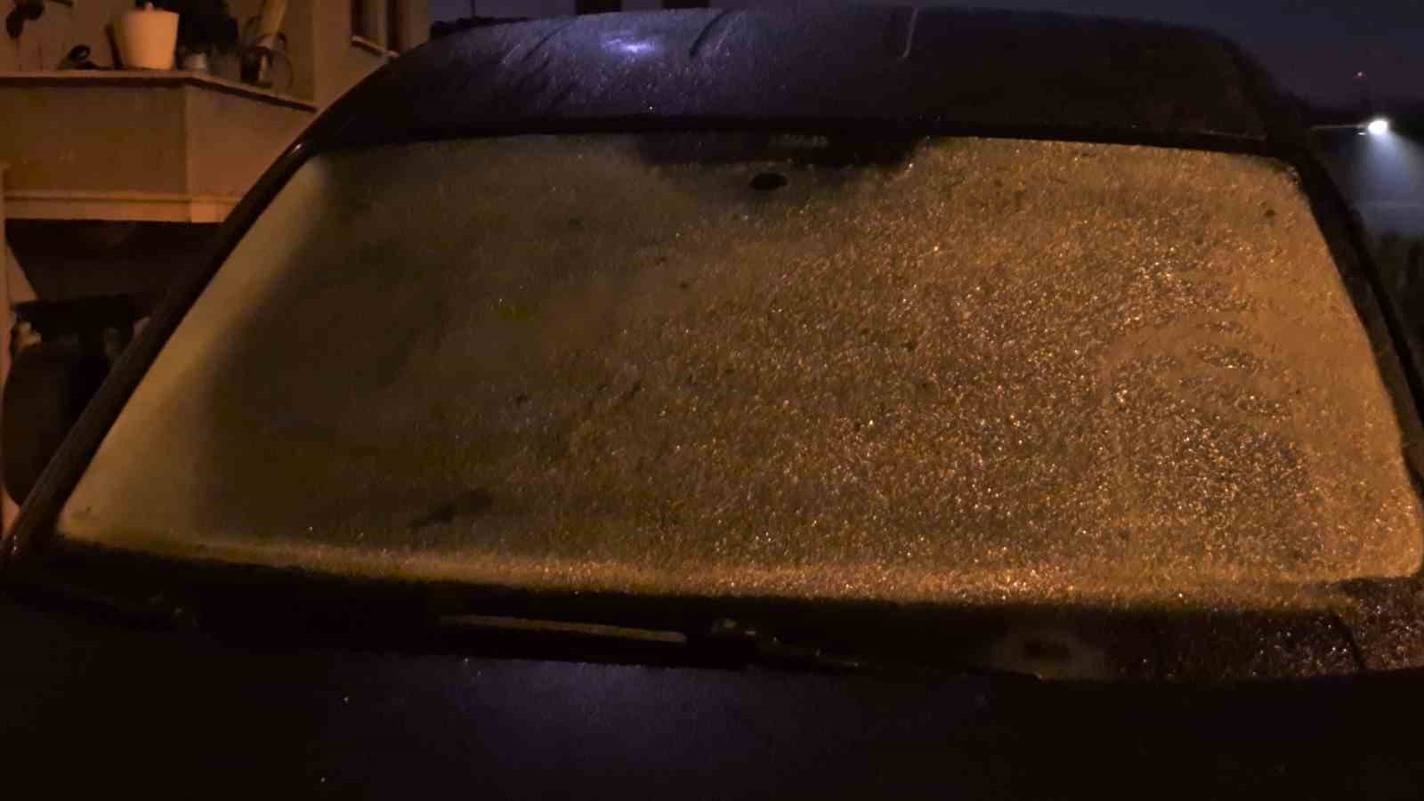 bartinda sicaklik 4 dereceye kadar dustu arac camlari buz tuttu E3rA6Nwp