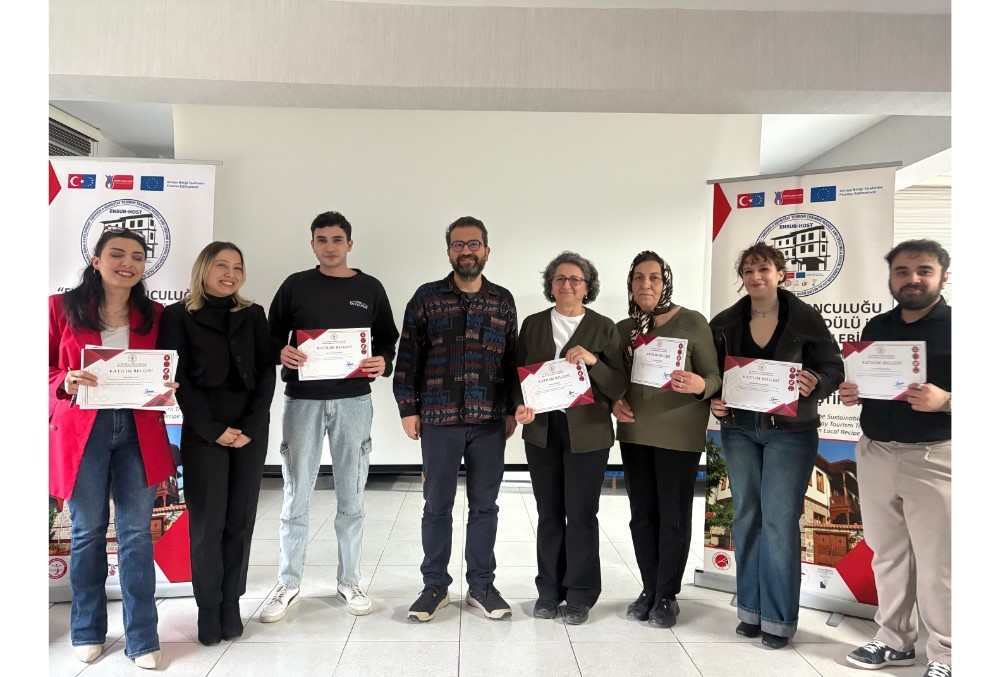 bin kisiye ev pansiyonculugunu ogrenerek sertifika aldi eshyJlIb