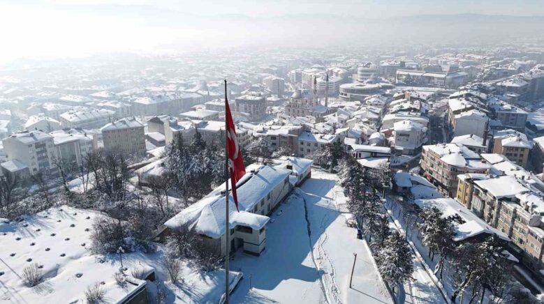 boluda kis guzelligi havadan goruntulendi mURgwd7I