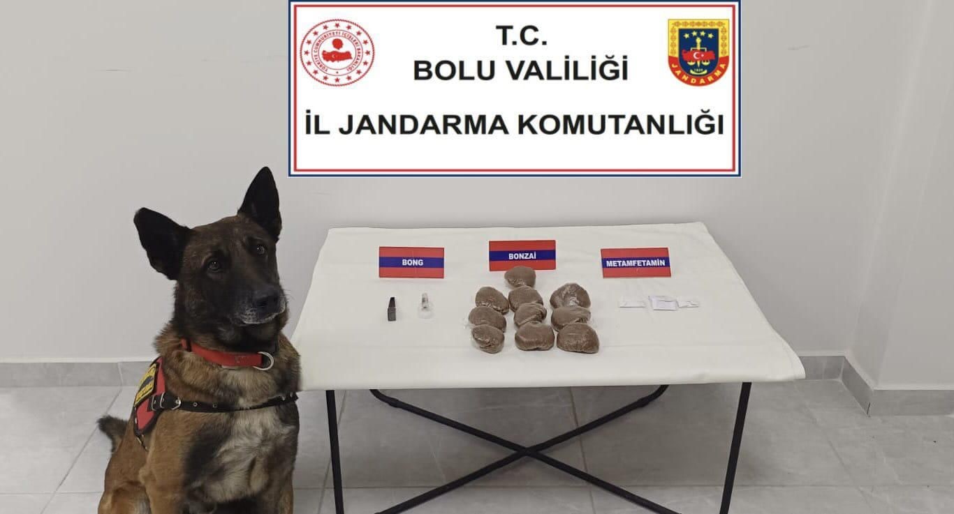 boluda otomobilde zulalanmis uyusturucuya 2 gozalti