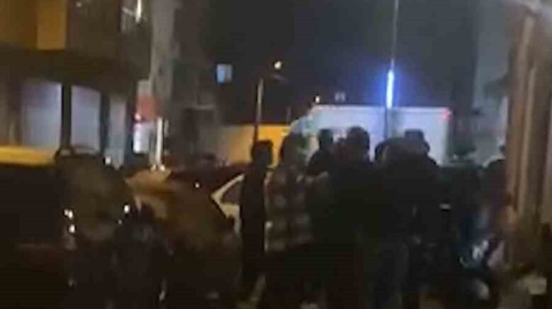 boluda sokak ortasinda kavga taraflar guclukle ayrildi pekXJj4g