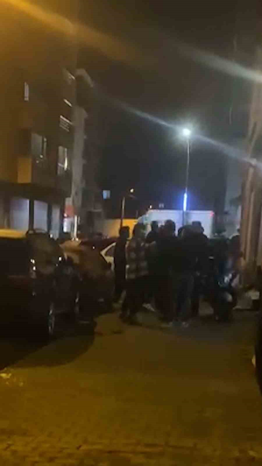 boluda sokak ortasinda kavga taraflar guclukle ayrildi pekXJj4g