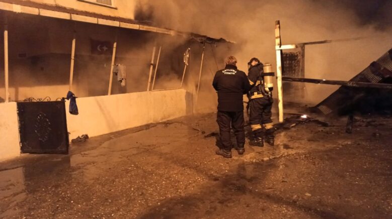 caycumada kazan dairesinde cikan yangin eve sicradi rDCwrVuj