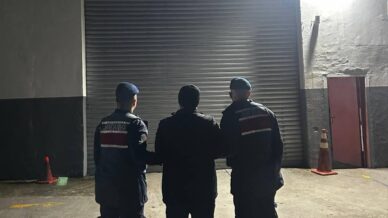 cocuk istismarindan aranan sahis yakalanarak cezaevine gonderildi pTV6xt8T