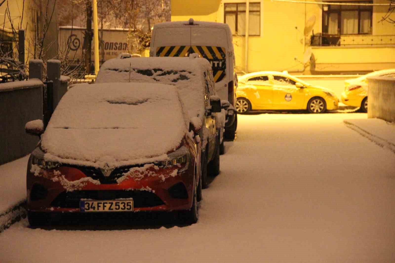 corumda kar etkisini gostermeye basladi kent merkezi beyaza burundu Hf2GZ767
