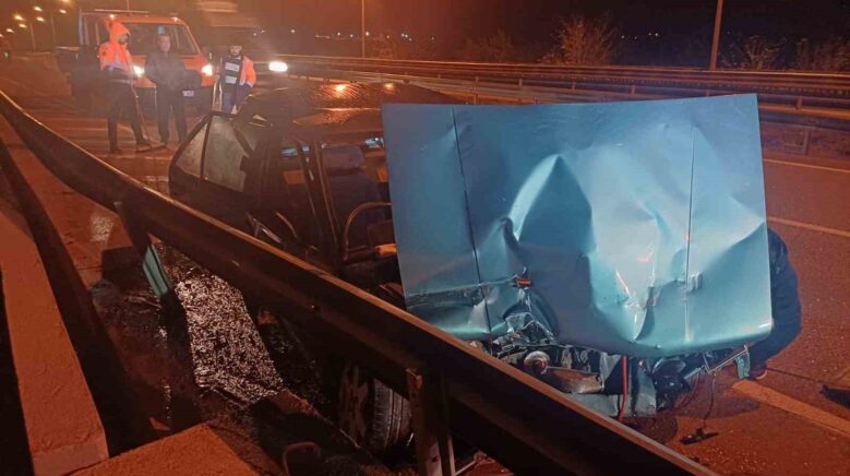 corumda otomobil bariyerlere carpti 1 yarali CLOL6mFJ