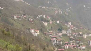 dogu karadenizde simsekler cep telefonlarina yansidi 51A1C5bm