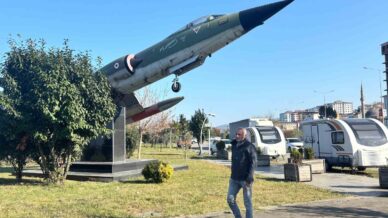 dunya havacilik tarihine gecen selcuk bayraktara surmeneli hemsehrisinden sarkili destek IDsve4He