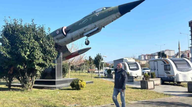 dunya havacilik tarihine gecen selcuk bayraktara surmeneli hemsehrisinden sarkili destek IDsve4He
