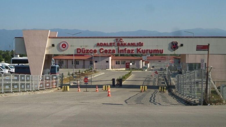 duzcede 24 bin kisi sorgulandi aranan 31 kisi tutuklandi ICZJ3DFd