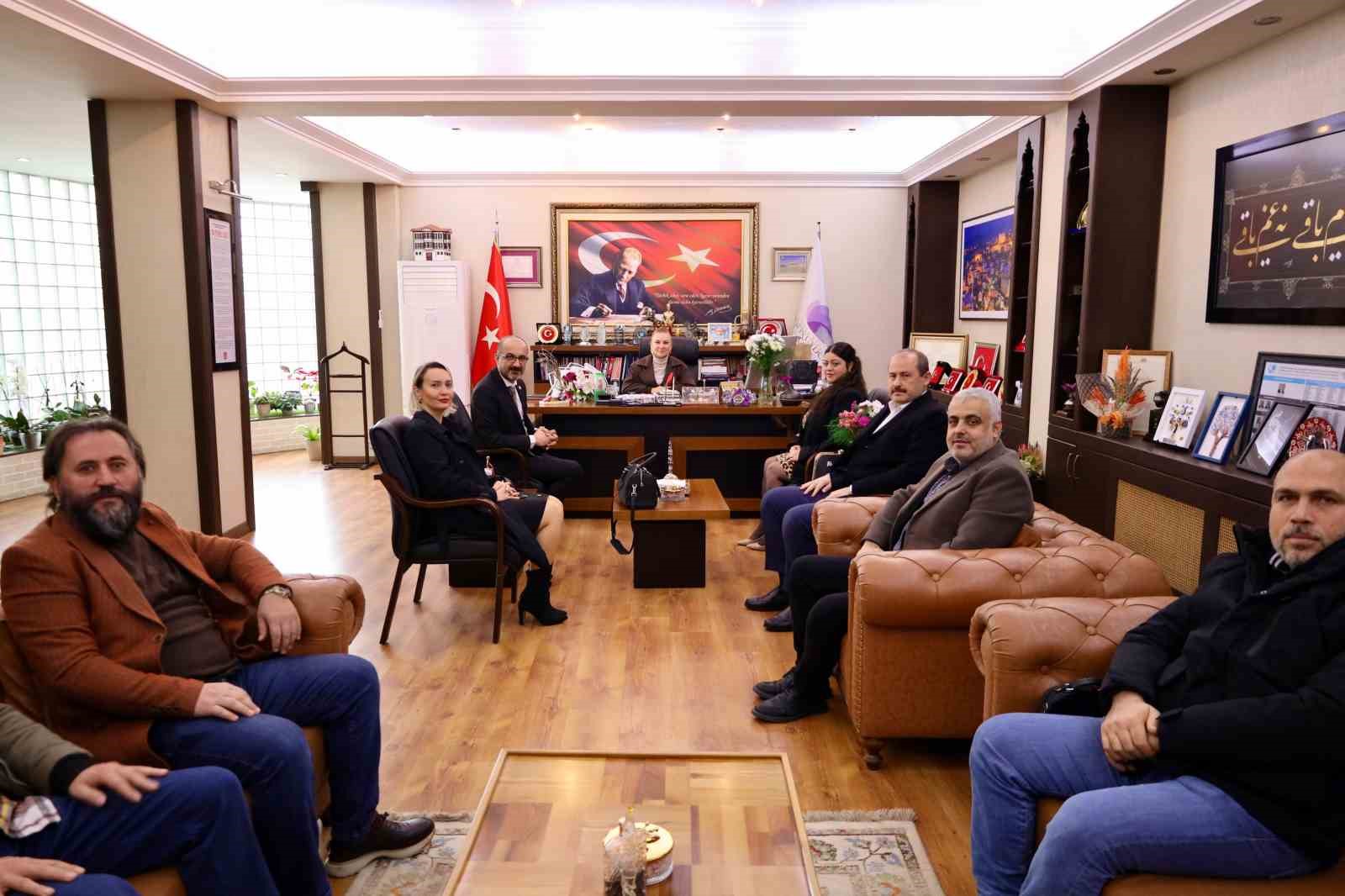 emlak danismanlari birligi baskani tuncozgur ve uyeleri kose ile gorustu JAeZf7dy