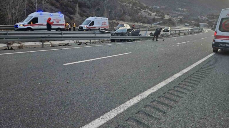 gumushanede trafik kazasi 1i agir 4 yarali pGtFk3Yw