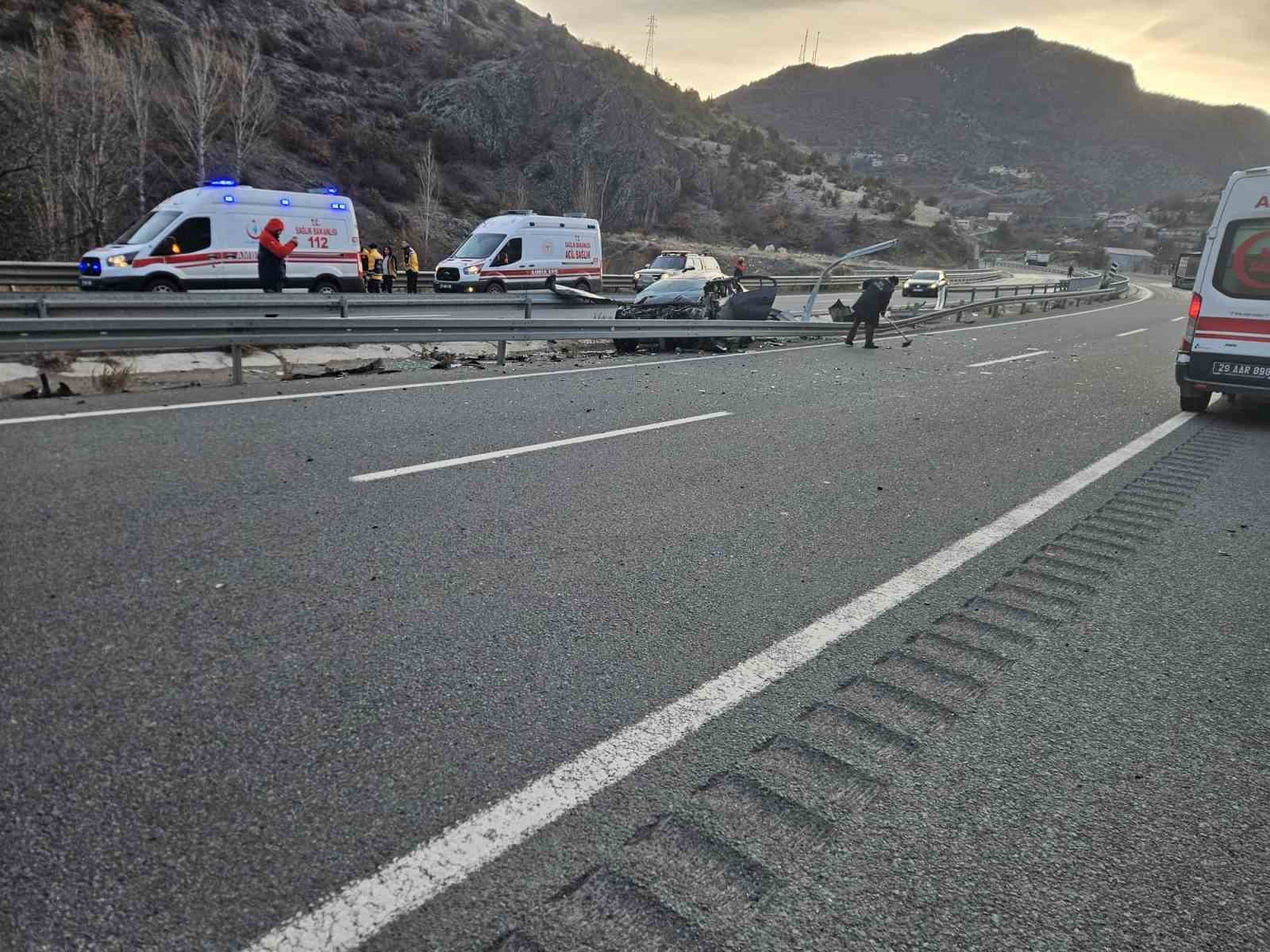 gumushanede trafik kazasi 1i agir 4 yarali pGtFk3Yw