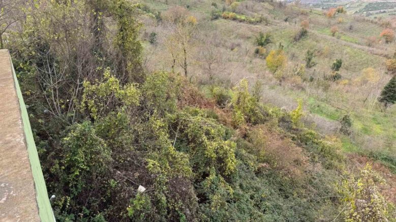 heyelan sonrasi buyuk tekke koyunde imam sorunu yasaniyor UIhVrb8D