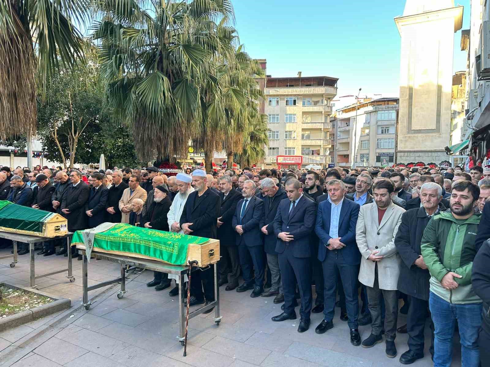 istanbulspor baskani sarialioglunun annesi sebahat sarialioglu son yolculuguna ugurlandi Us119hsz