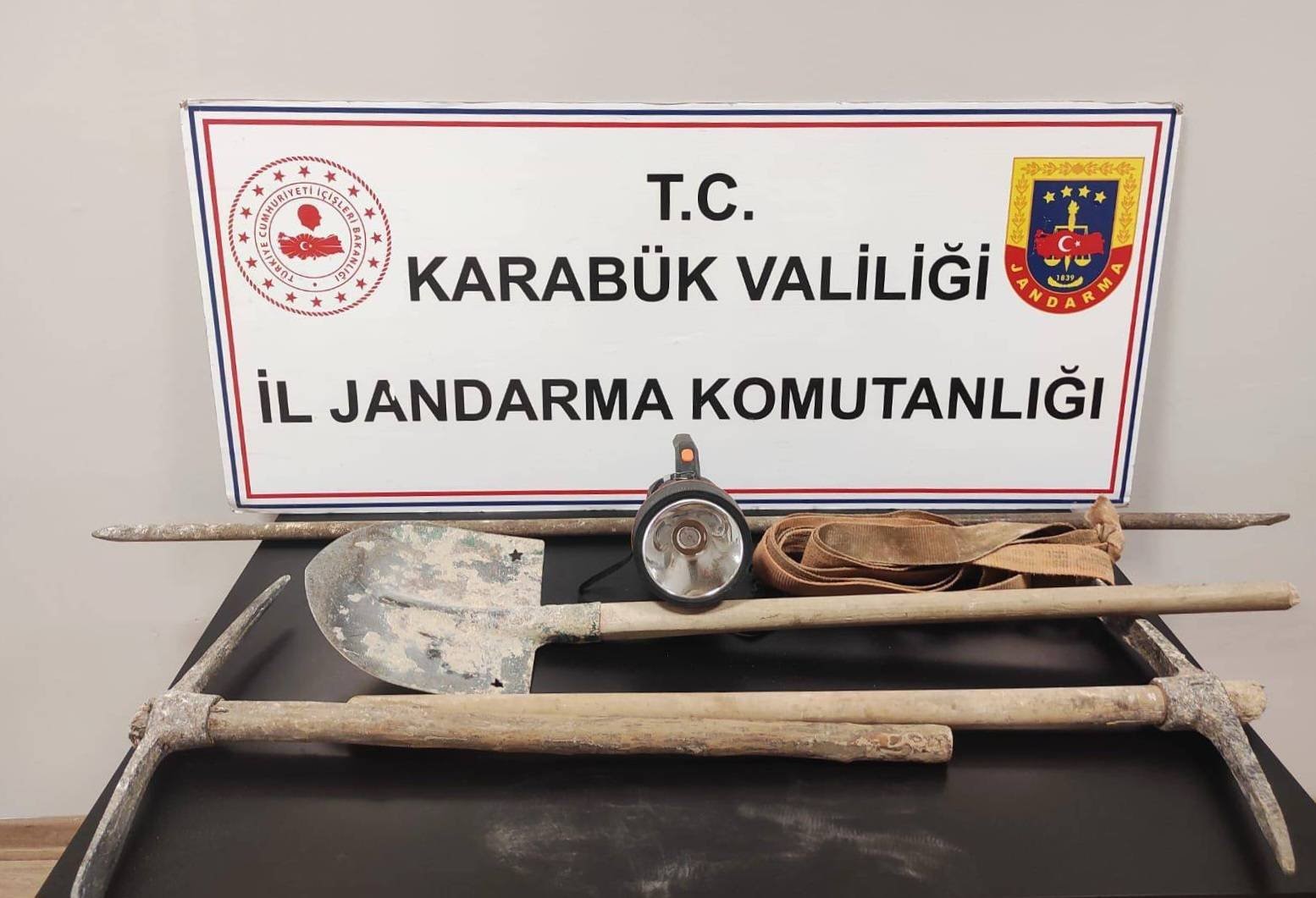 kacak kazi yapan 5 kisi yakalandi GPM1OcMe