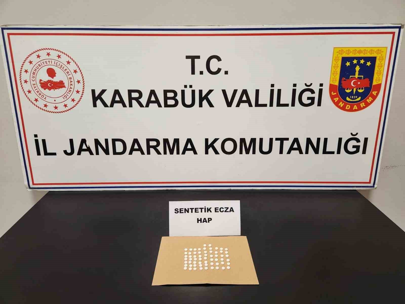 karabukte jandarmadan uyusturucu operasyonu 3 gozalti yAFP1Scq