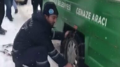 karda mahsur kalan cenaze araci icin seferber oldular 7wKrBNDO