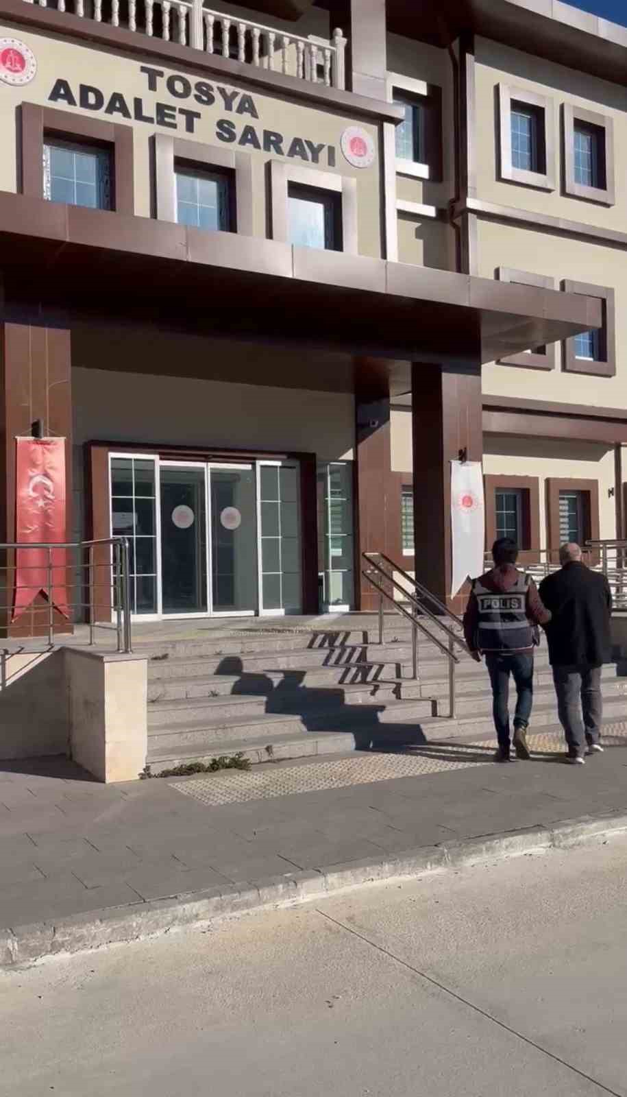 kastamonuda firari sahsi polis yakaladi WR8NcXwi