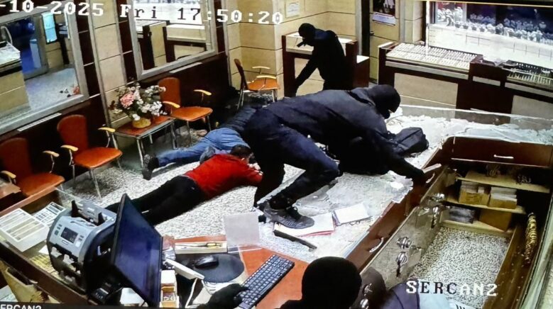 kuyumcu soygununda mutalaa aciklandi savcidan saniklara agir ceza talebi lQnVzLUR