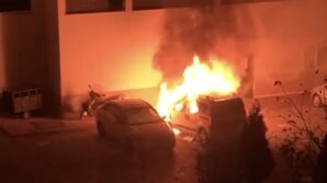 park halindeki otomobil alev alev yandi arac sahibi yakanin bulunmasini istedi daA7SdfO