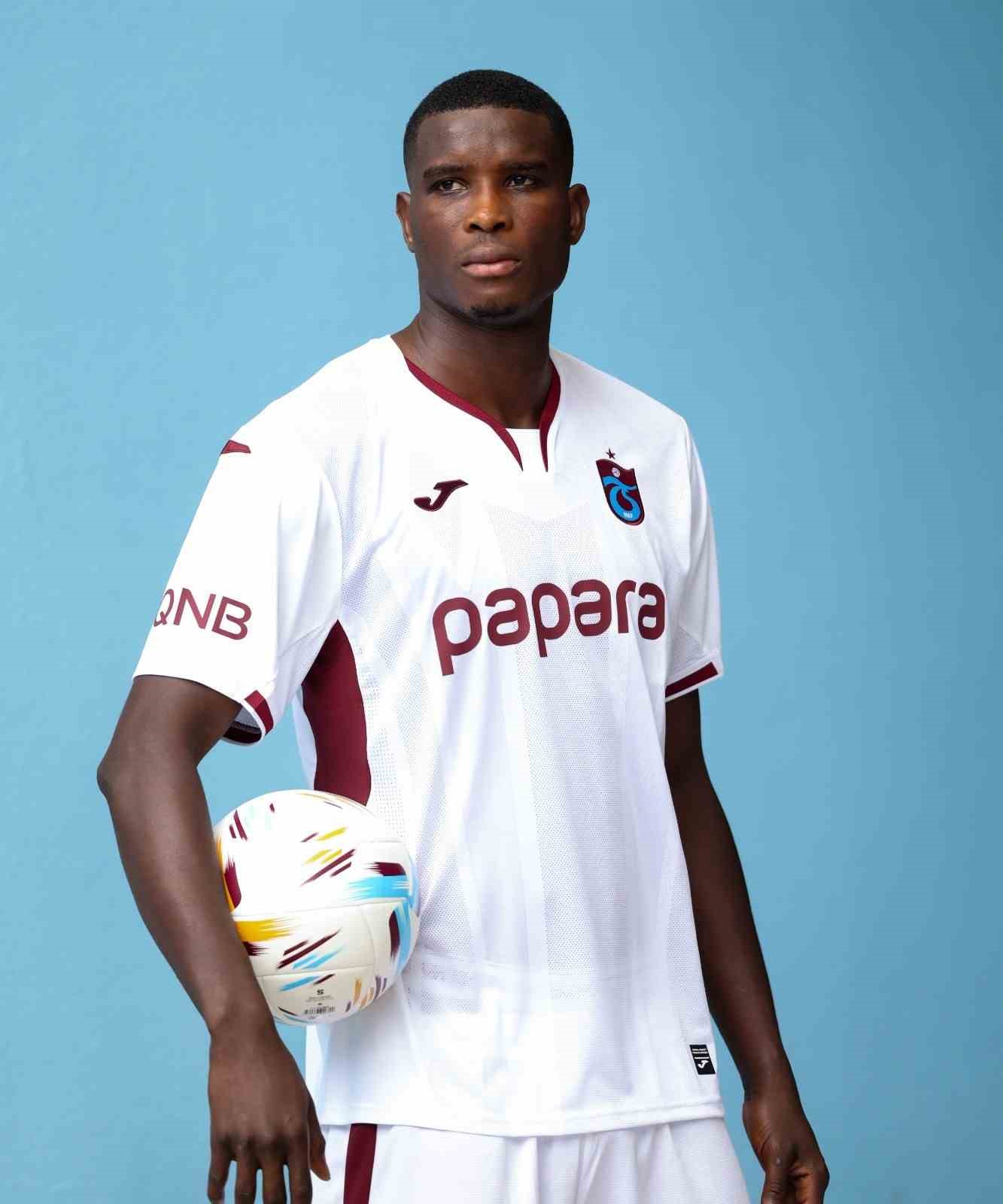 paul onuachu bir futbolcunun yasayabilecegi en guzel sey kupa kazanmak GsAfBl3r