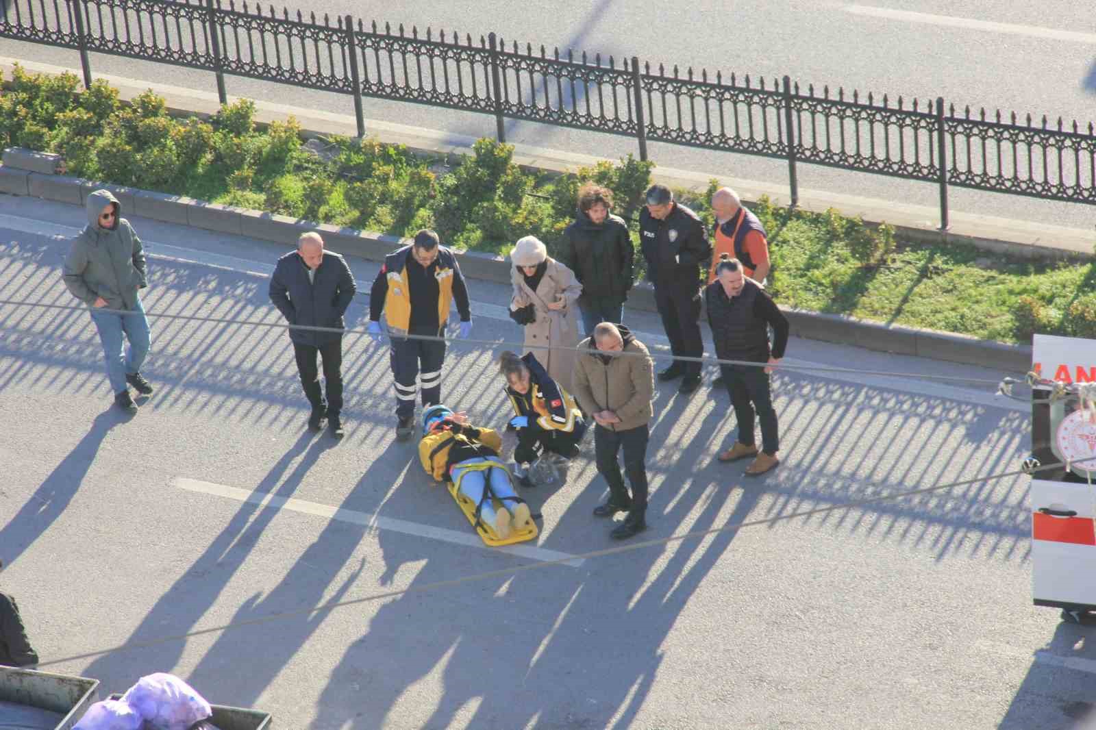 pikap ile motosiklet carpisti 1 yarali LbTw3aUO