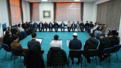 rektor kirisik ilahiyat fakultesi arapca hazirlik ogrencileriyle bulustu 78Zck8YU