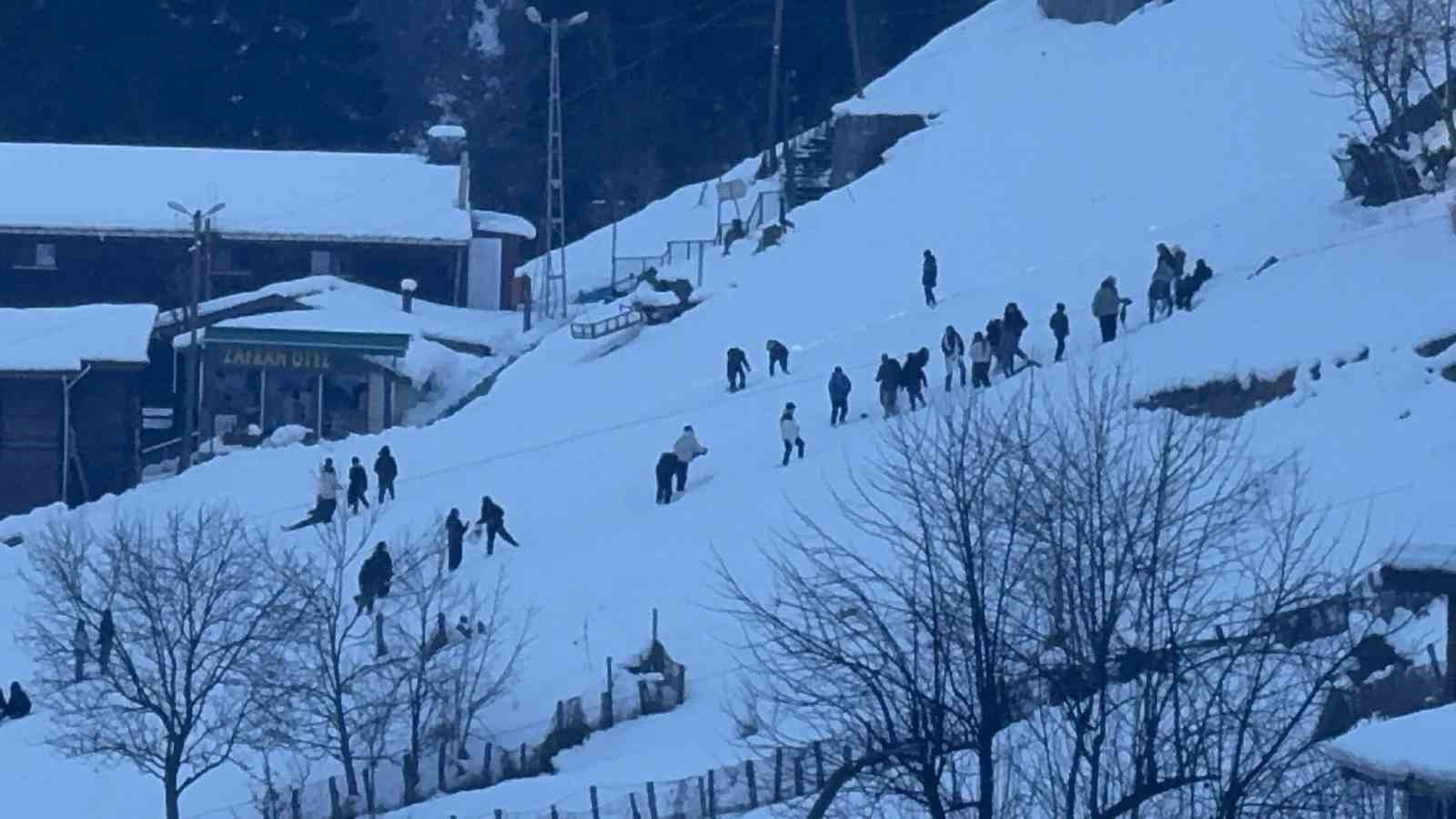 rizede zirvelerde karli gunes guzelligi PDQ7ZwR7