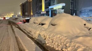 safranboluda araclar kar altinda adeta kayboldu zUR17JbO