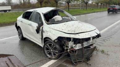 samsunda otomobil takla atti 3 yarali AnBMQTBl