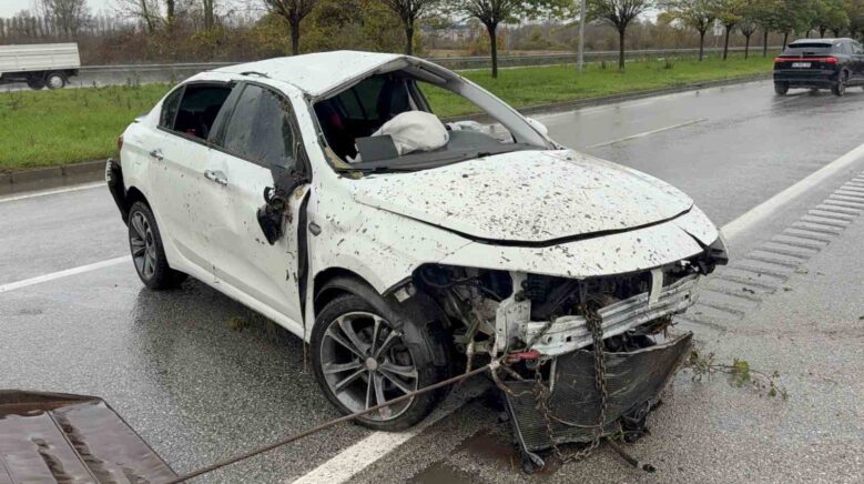 samsunda otomobil takla atti 3 yarali AnBMQTBl