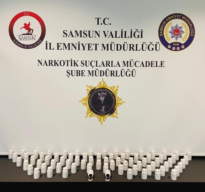 samsunda uyusturucu operasyonu 3 bin 920 adet sentetik ecza hap ele gecirildi Z42wbh1K
