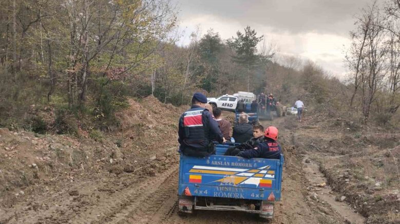selaleleri gezmeye giden muhtar 30 metre yukseklikten duserek yaralandi 4hB6ctId