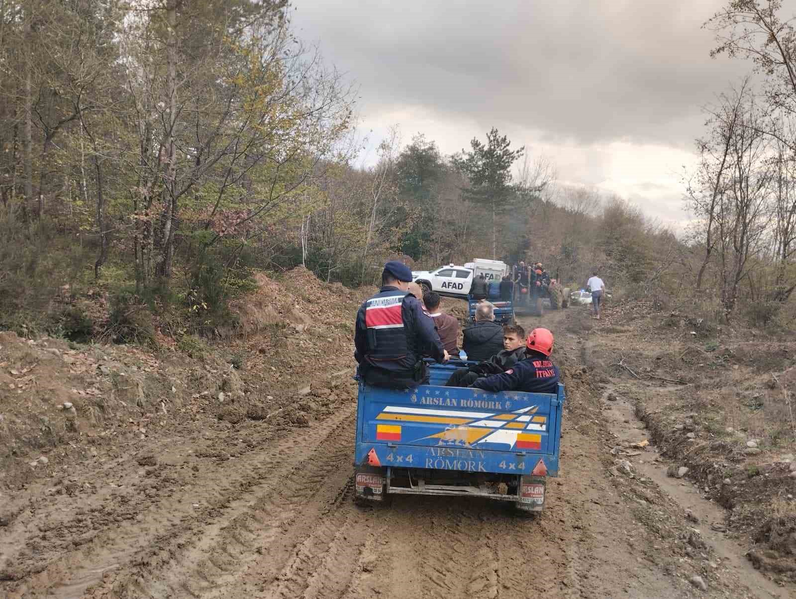 selaleleri gezmeye giden muhtar 30 metre yukseklikten duserek yaralandi 4hB6ctId