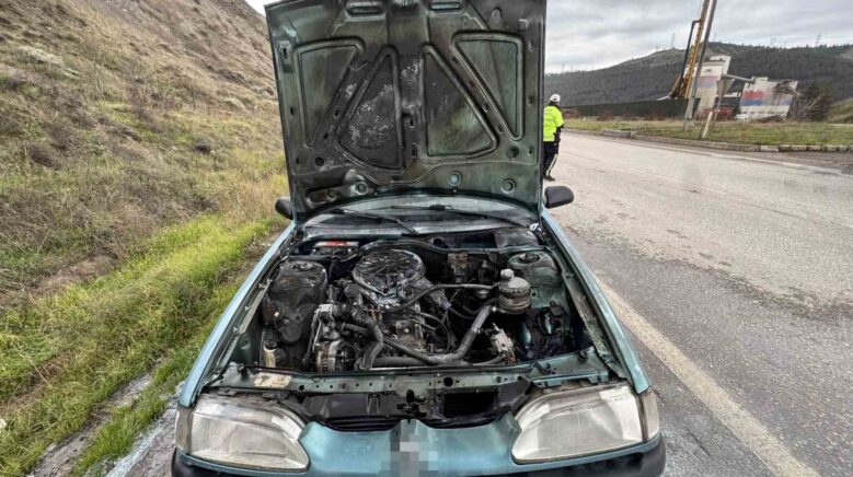 seyir halindeki otomobilde cikan yangin sonduruldu DFllADQB