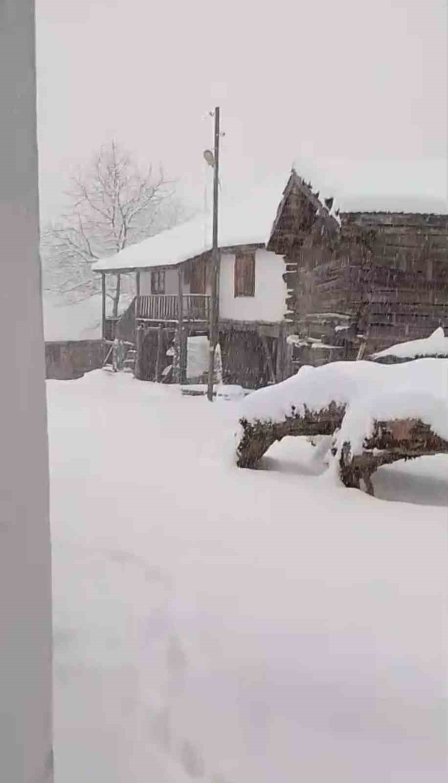 sinopta kar yagisi yuksek kesimlerde 30 santime ulasti jFaVb5qT