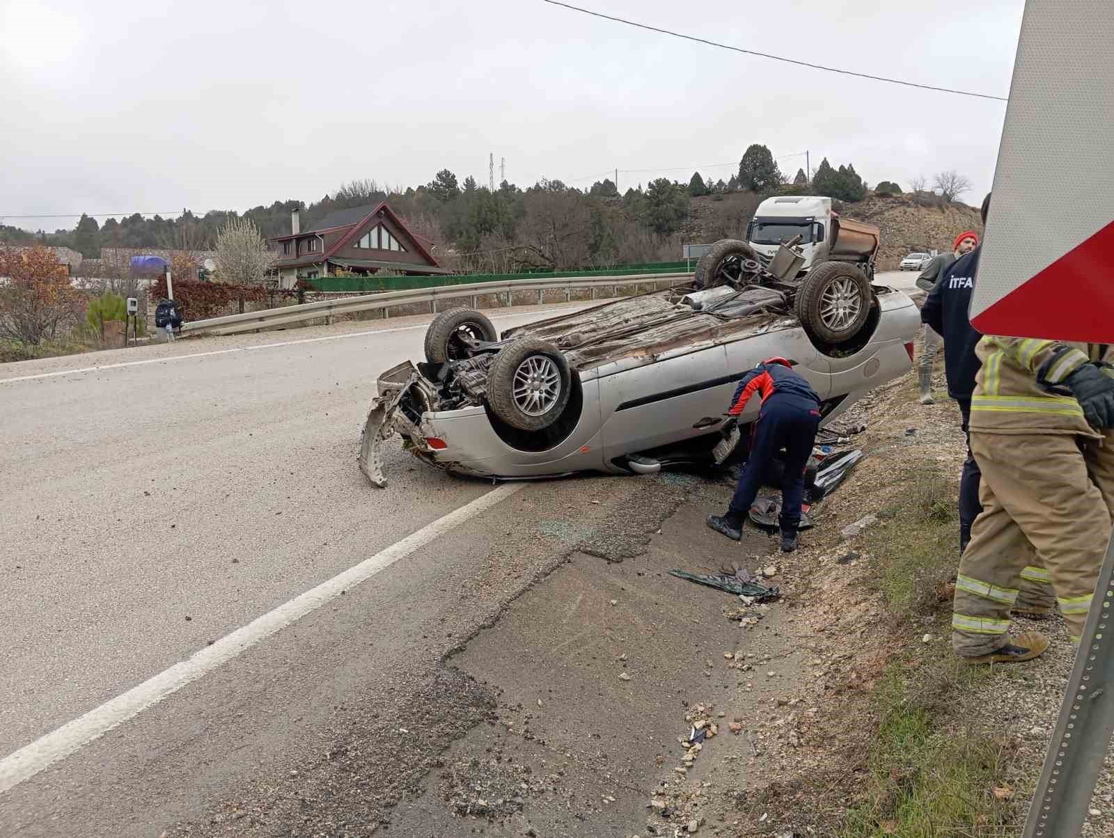 takla atan otomobilden yara almadan kurtuldu bUMYSF61